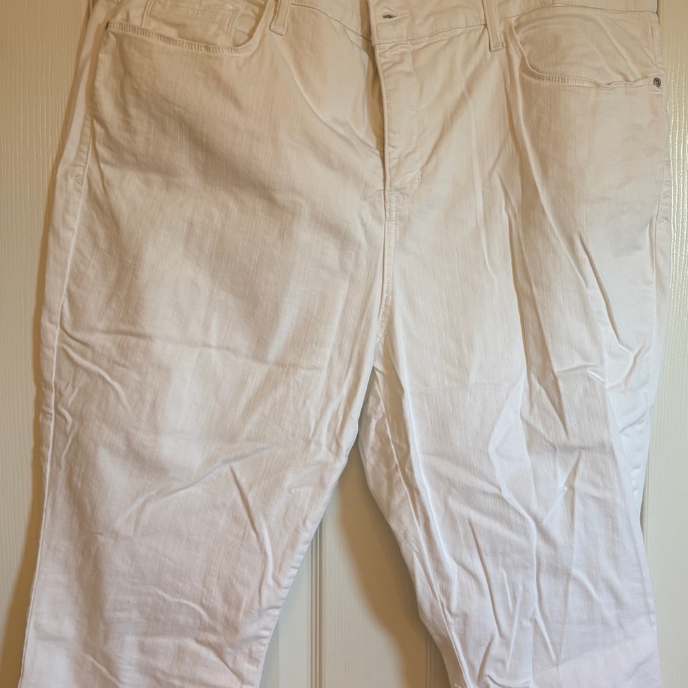 2 pair bundle - NYDJ Alina Capri Jeans – Size 22W – NEW – Black + White Bundle